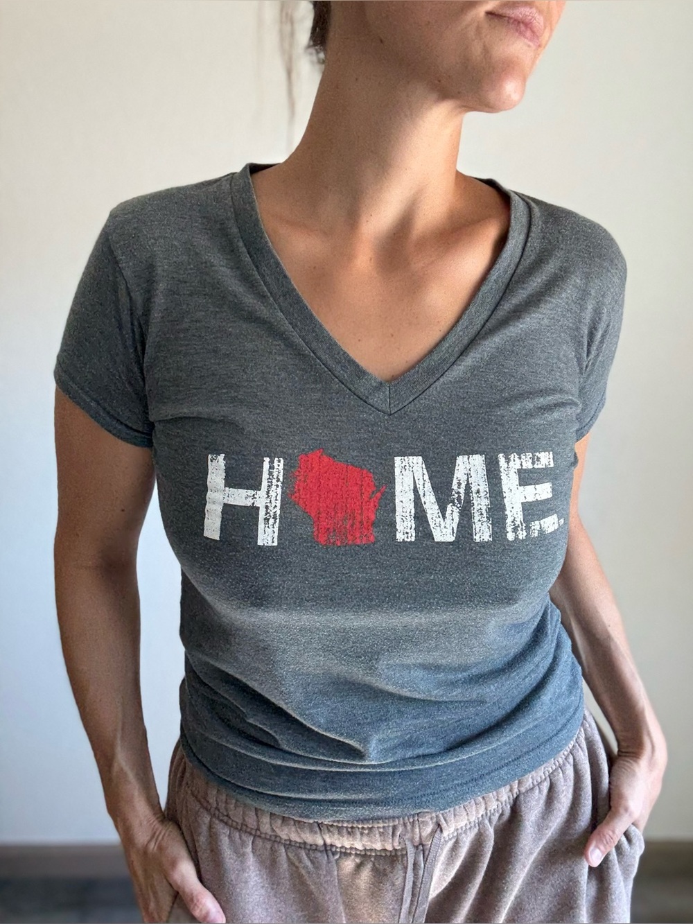 HOME Wisconsin V Neck Tee Dark Gray Red Medium
